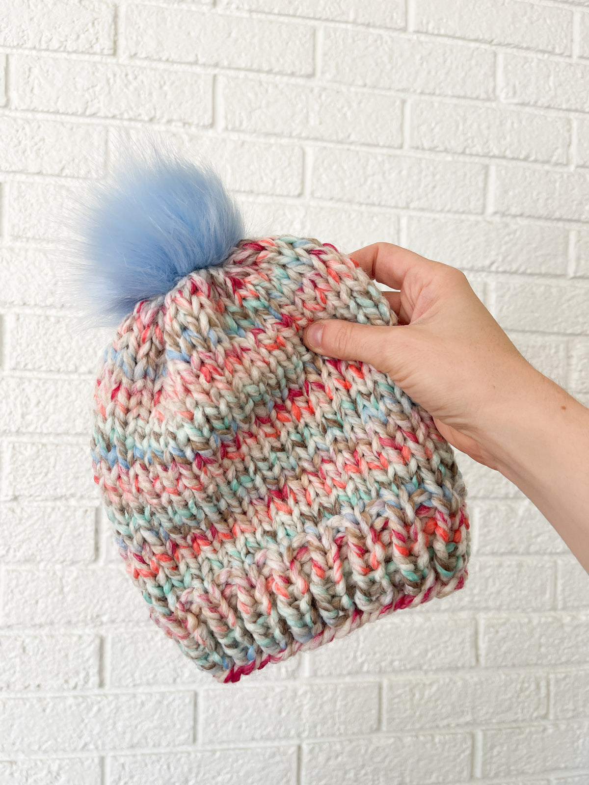 Basic Beanie // Carousel - Pick your pom