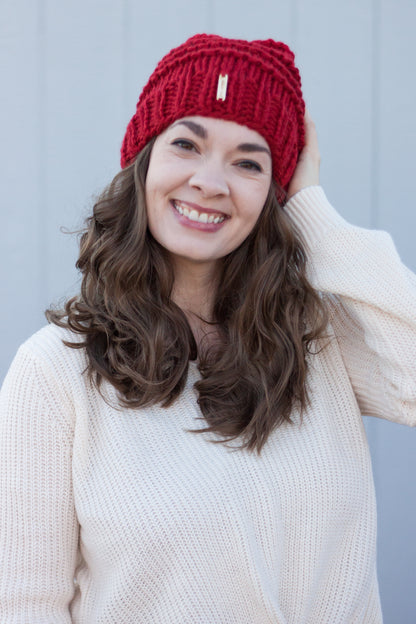 Slone Beanie // Red - Pick your pom